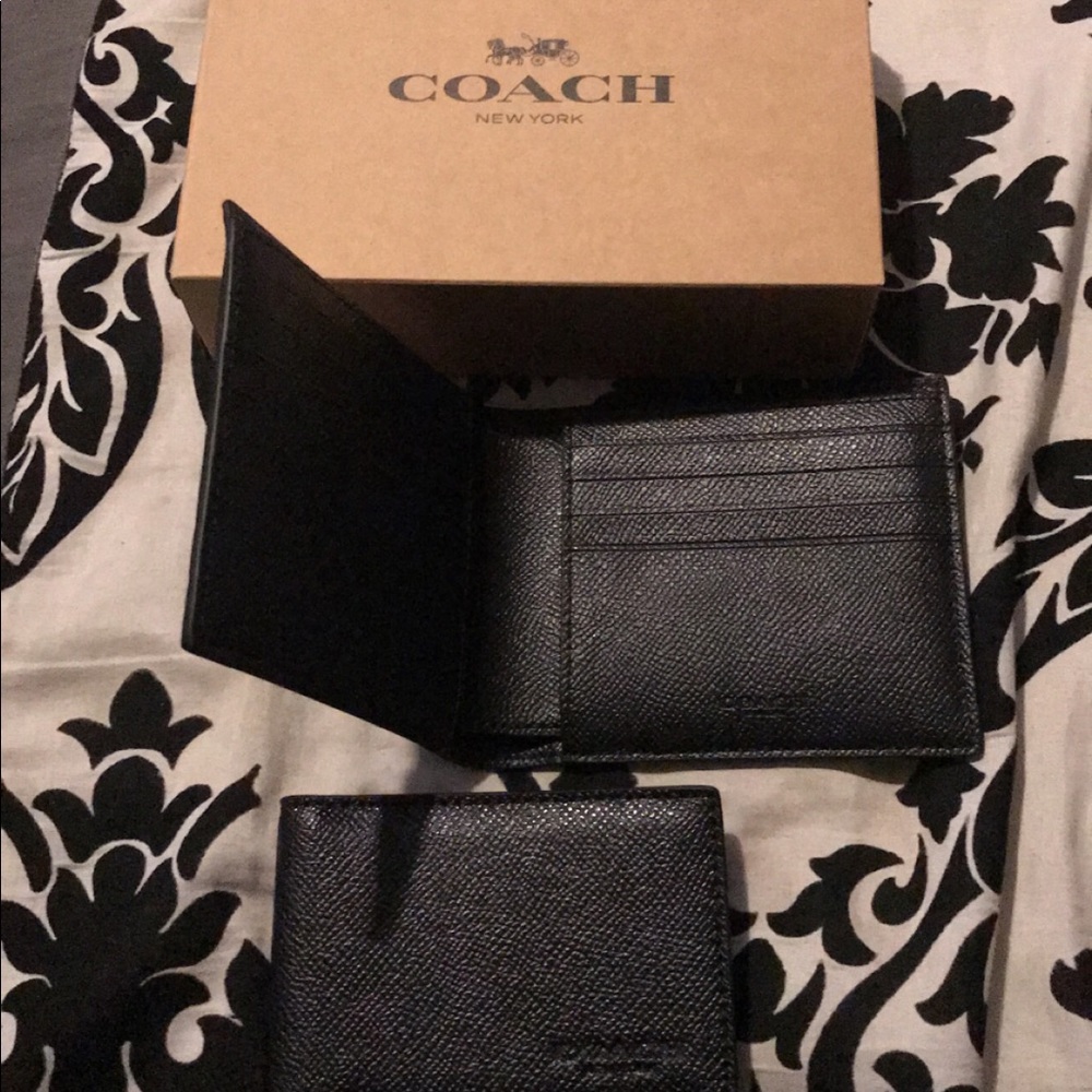 Coach Wallet(men) - Picture 3 of 7